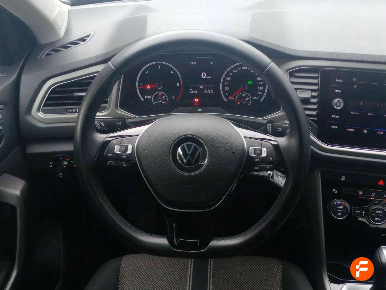 Foto Volkswagen T-Roc 12