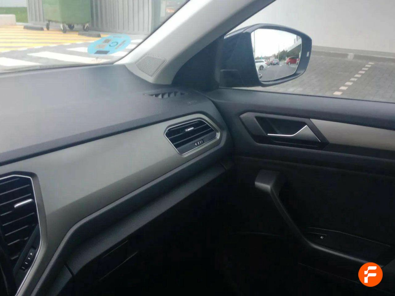 Foto Volkswagen T-Roc 19