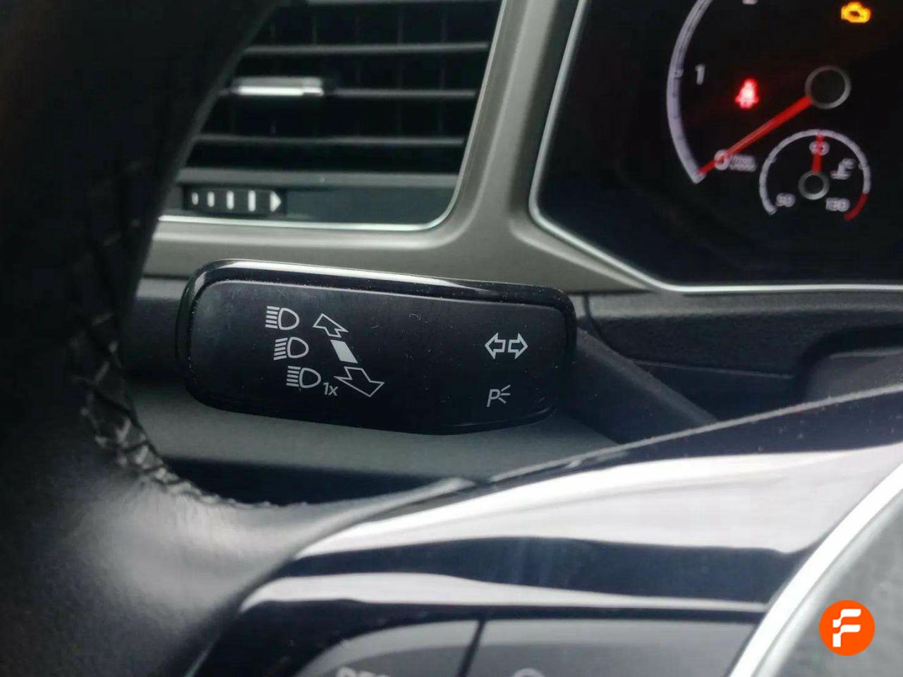 Foto Volkswagen T-Roc 24