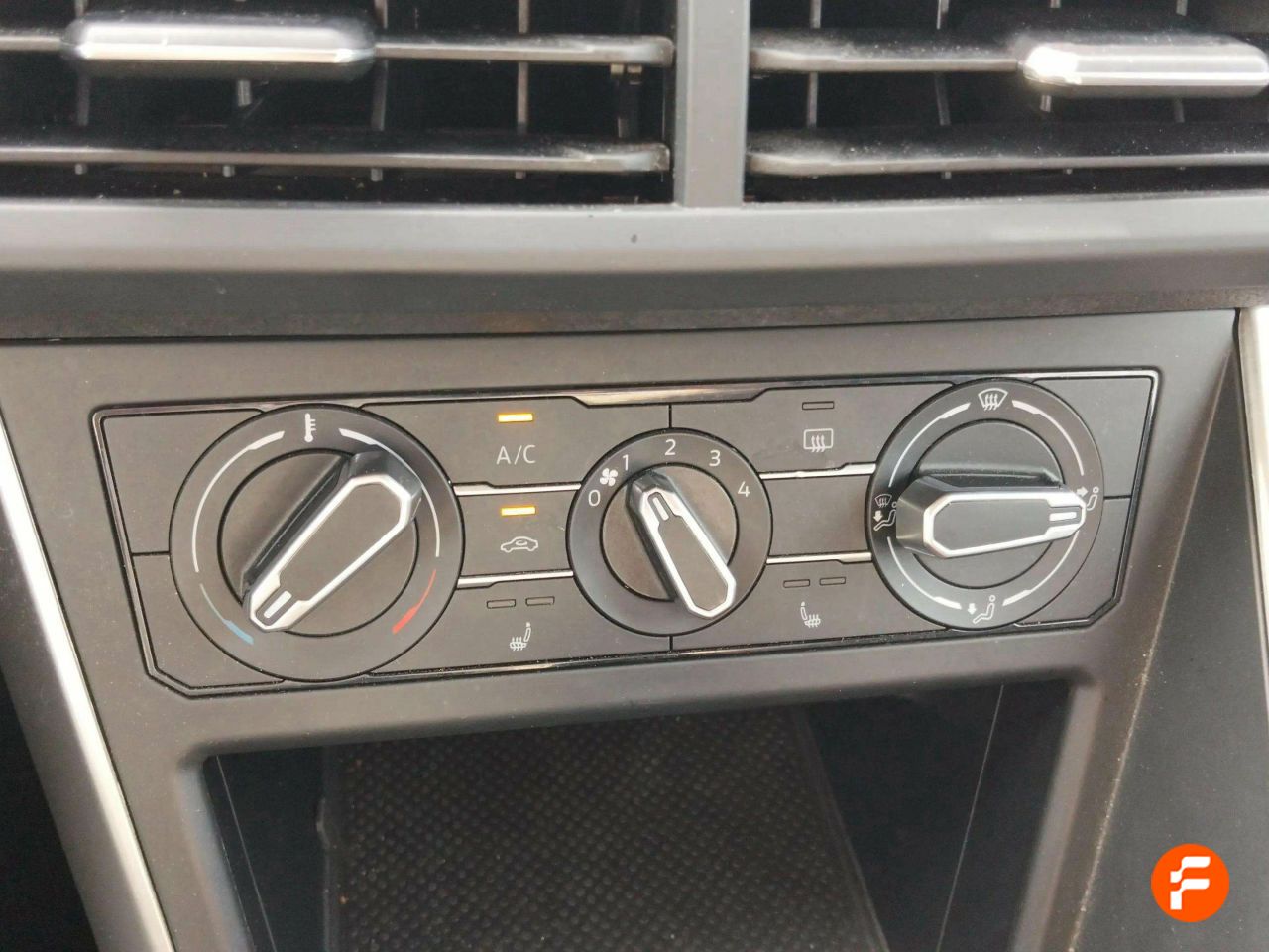 Foto Volkswagen Taigo 28