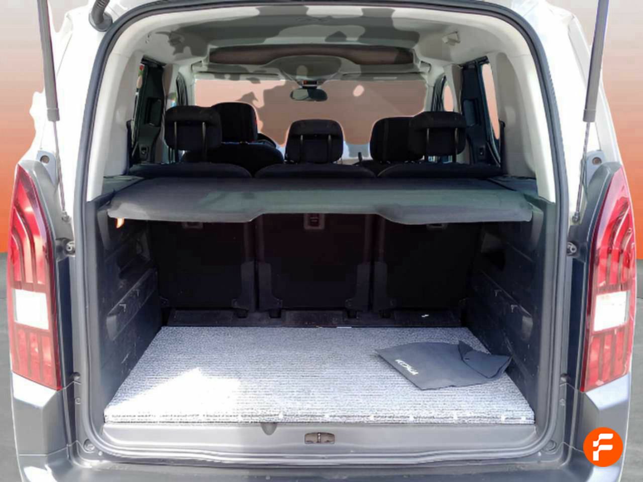 Foto Peugeot Rifter 10