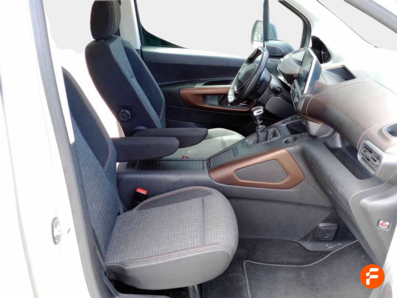 Foto Peugeot Rifter 14