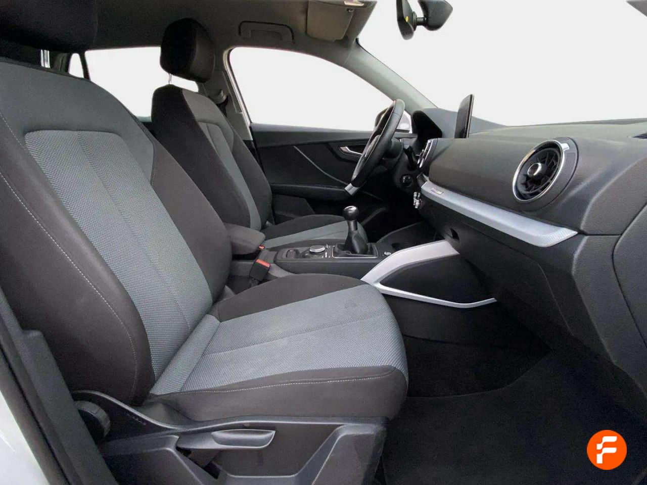 Foto Audi Q2 13