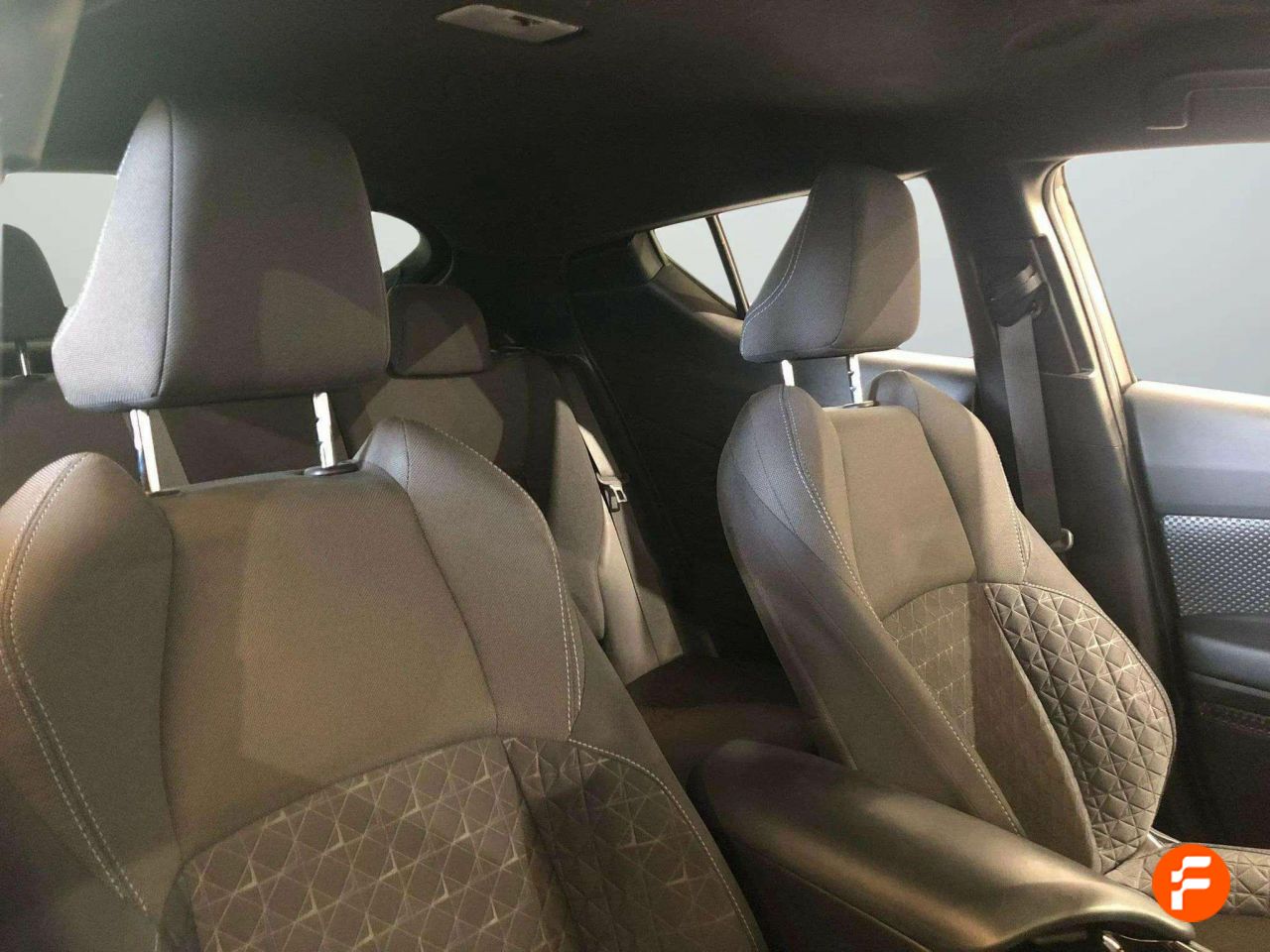 Foto Toyota C-HR 9