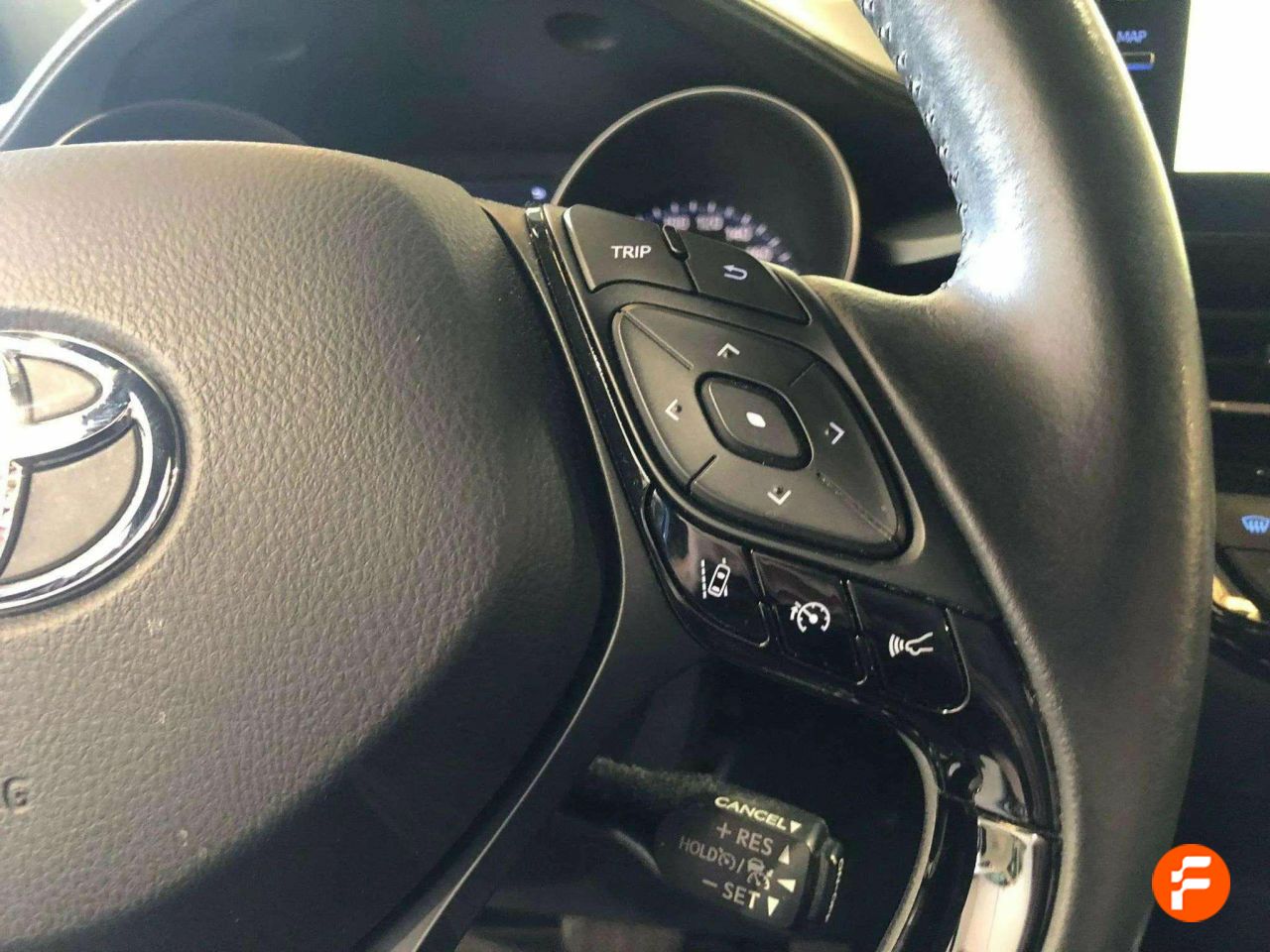 Foto Toyota C-HR 15