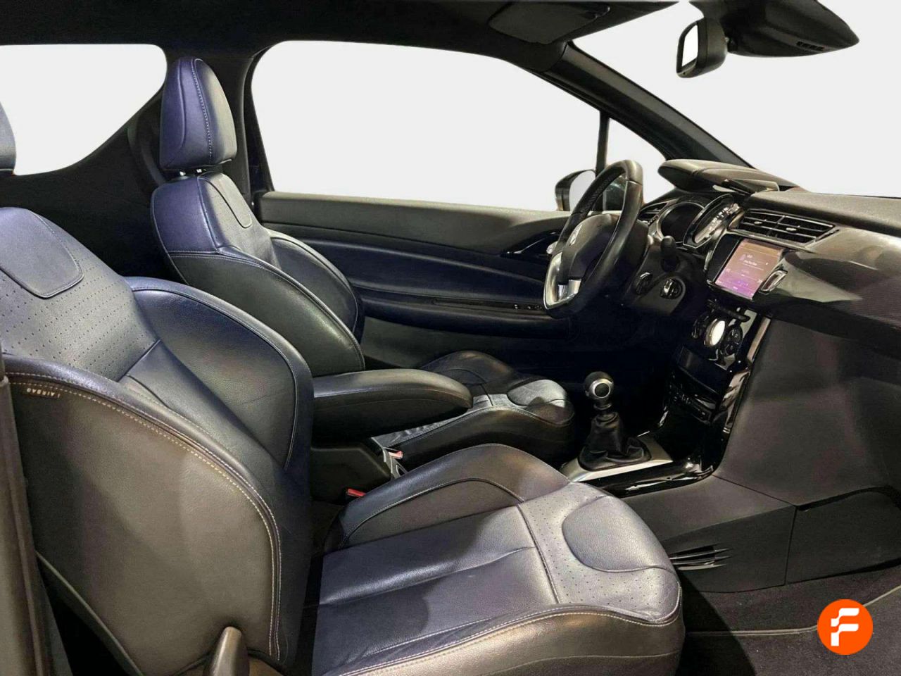 Foto DS Automobiles DS 3 12