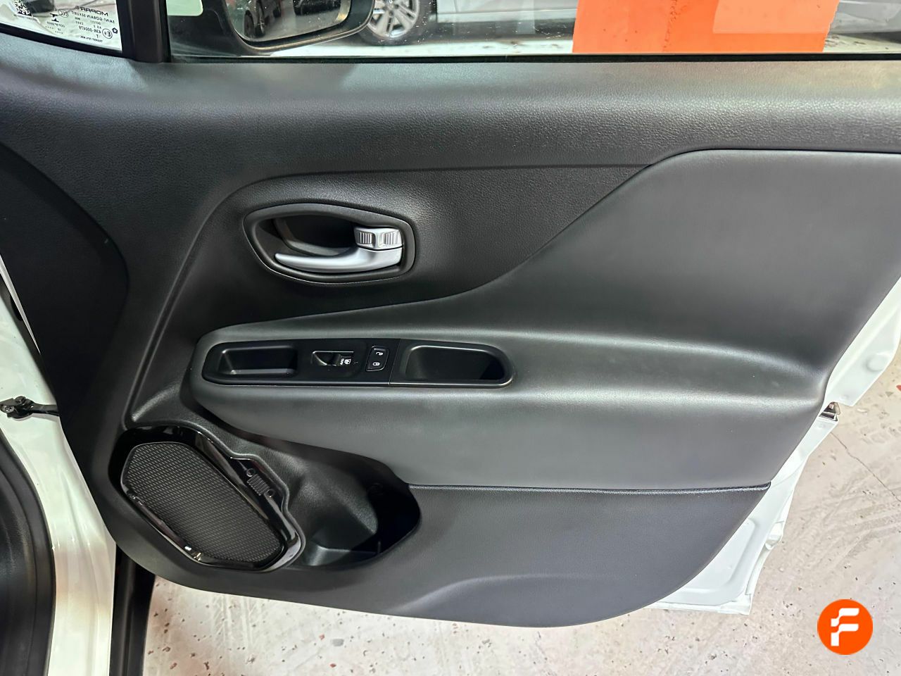 Foto Jeep Renegade 30