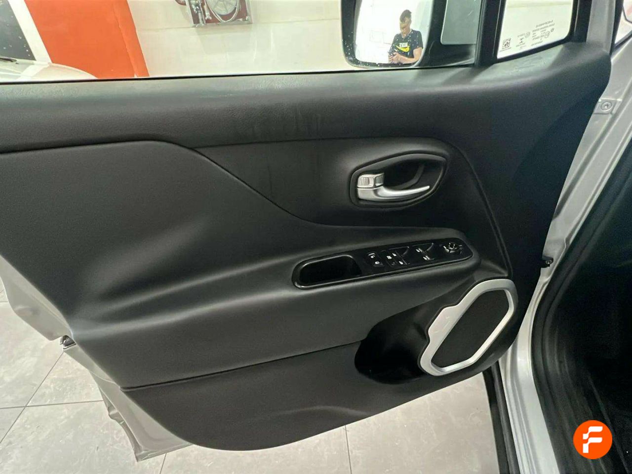 Foto Jeep Renegade 24