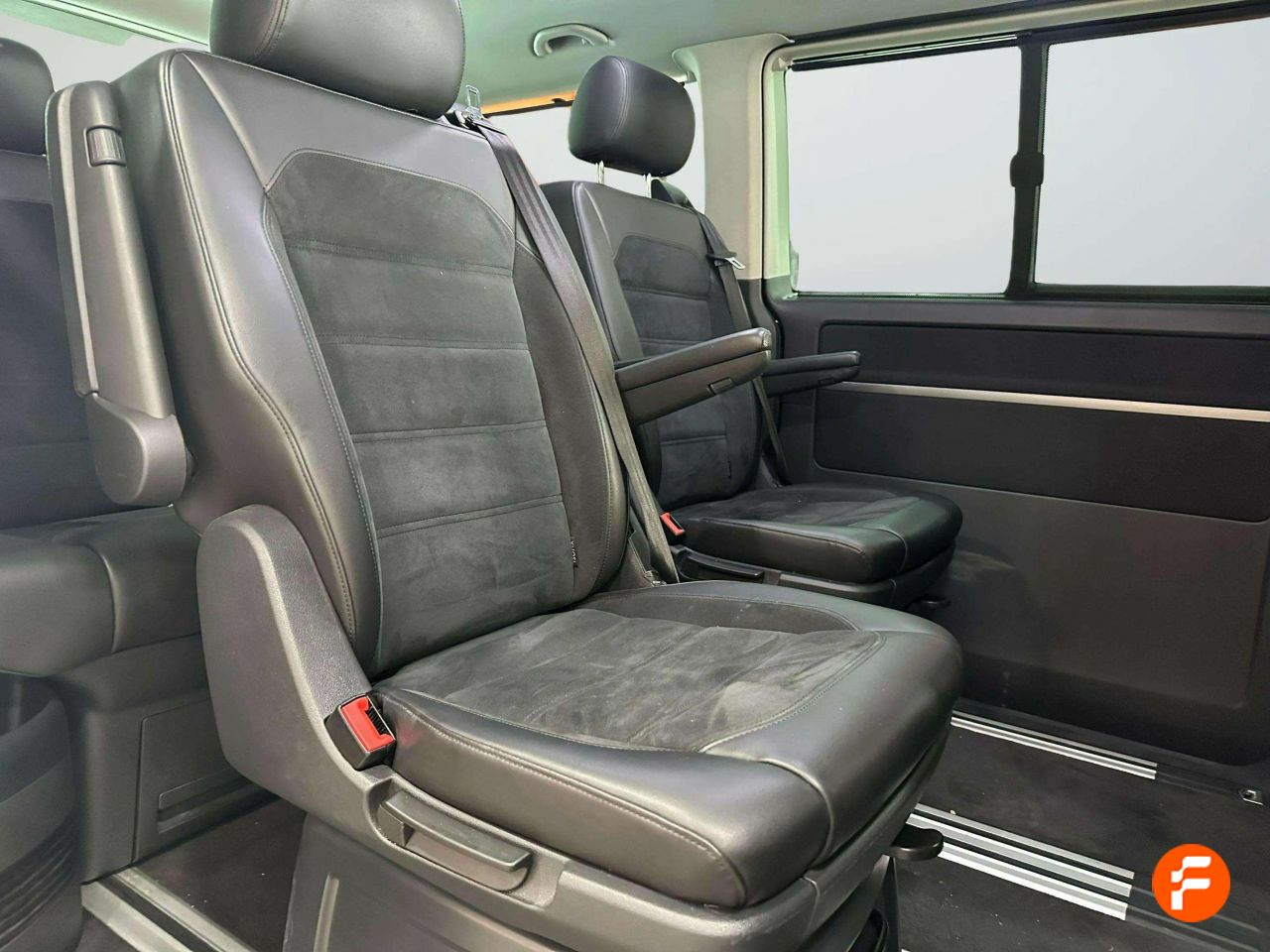 Foto Volkswagen Multivan 25