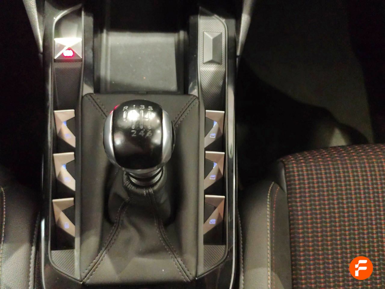 Foto DS Automobiles DS 3 27