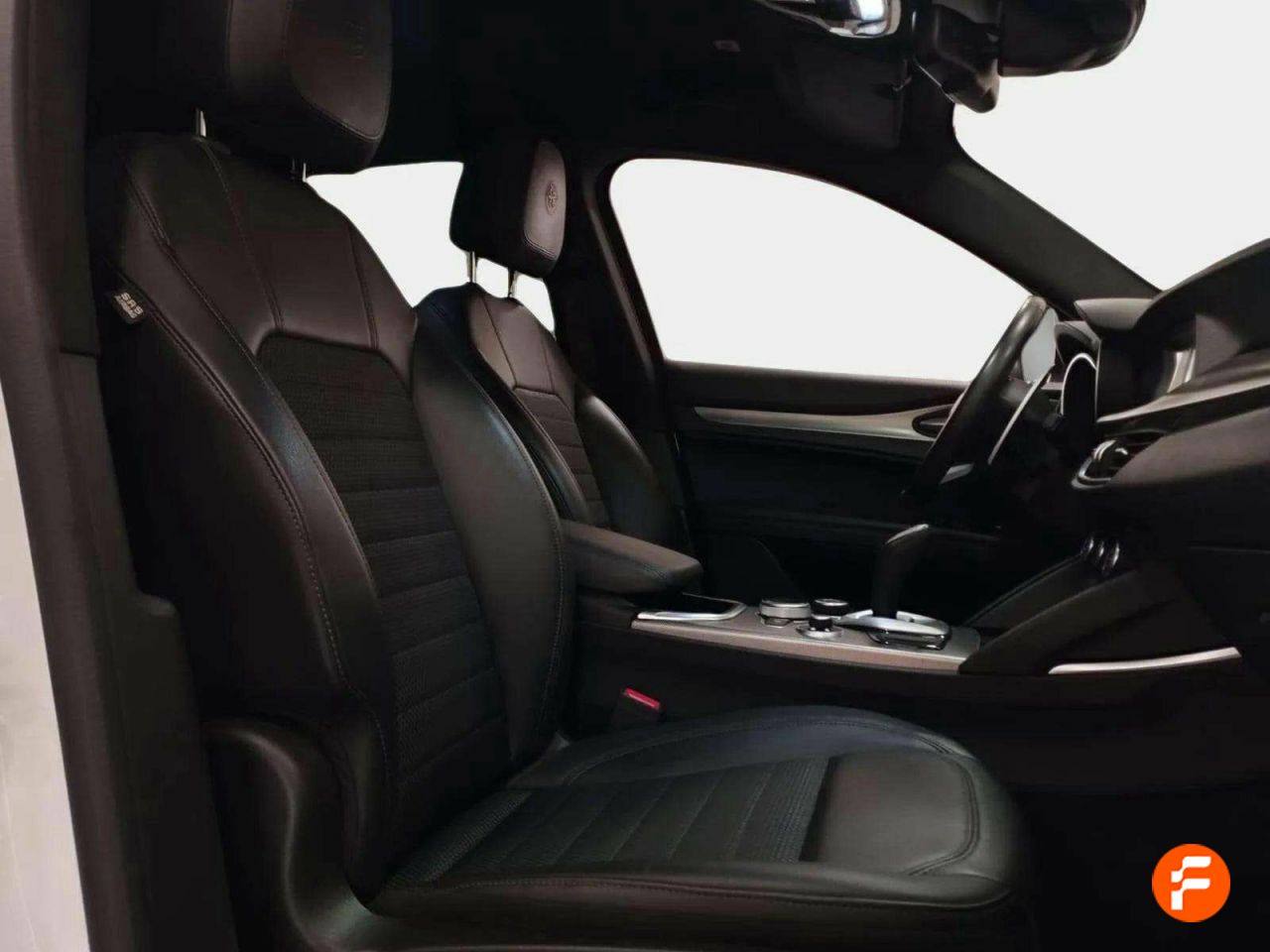 Foto Alfa Romeo Stelvio 14