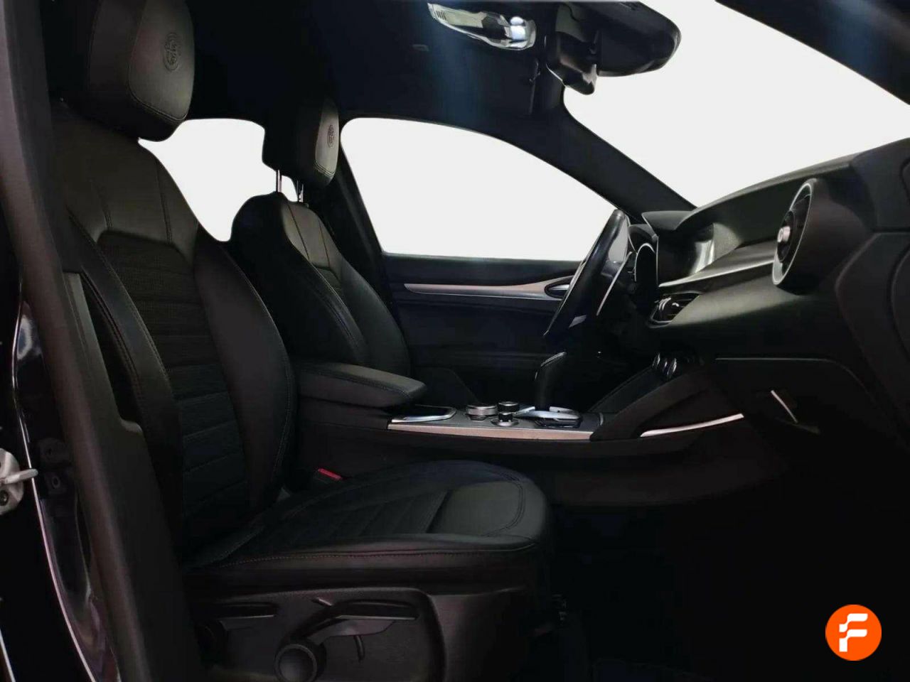 Foto Alfa Romeo Stelvio 14