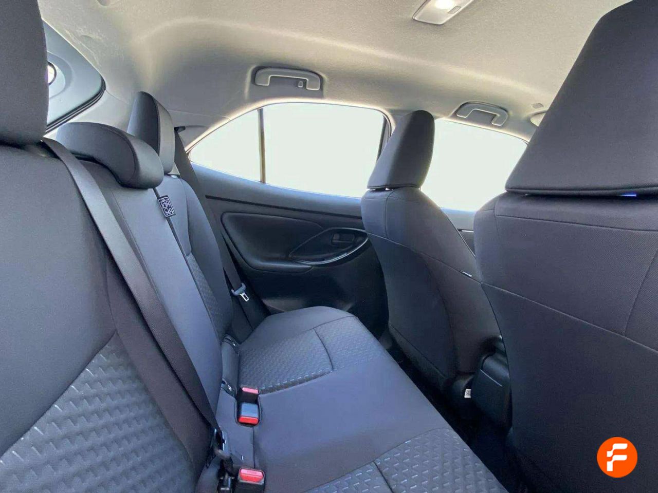 Foto Toyota Yaris 15