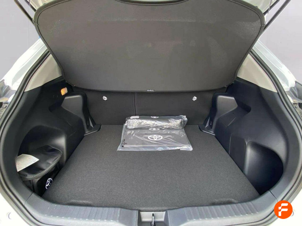 Foto Toyota Yaris 17