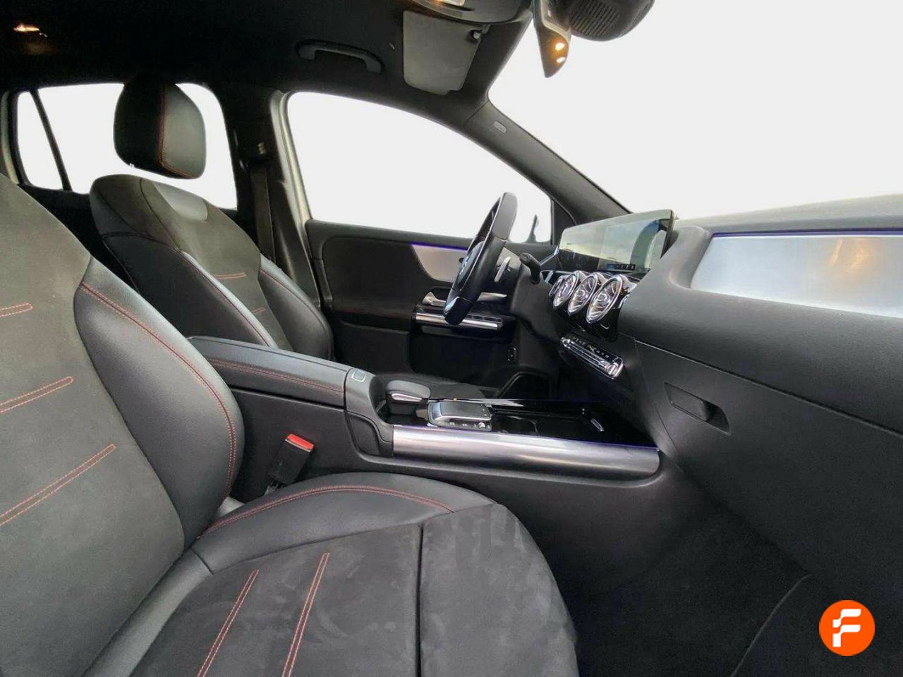 Foto Mercedes-Benz Clase GLA 13