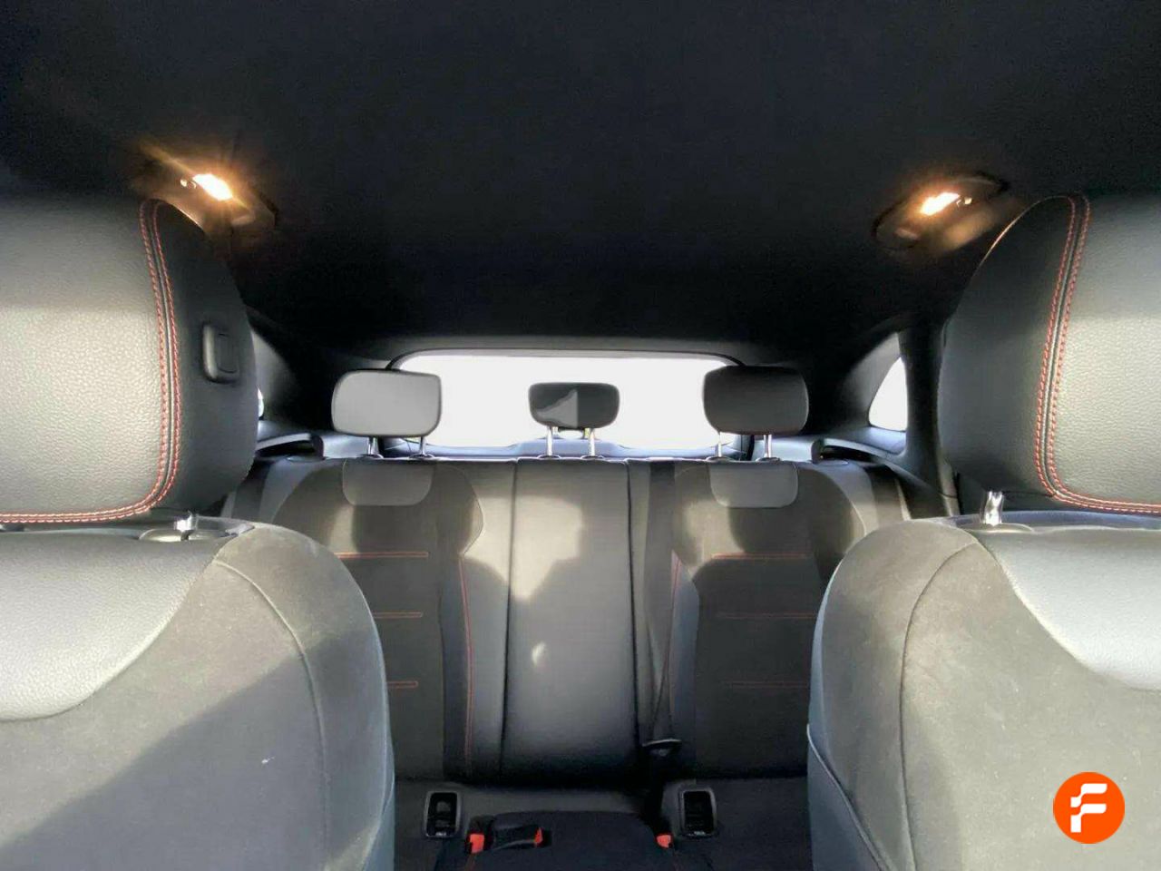 Foto Mercedes-Benz Clase GLA 15