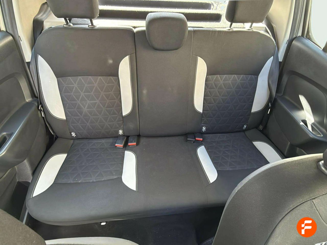 Foto Dacia Sandero 18