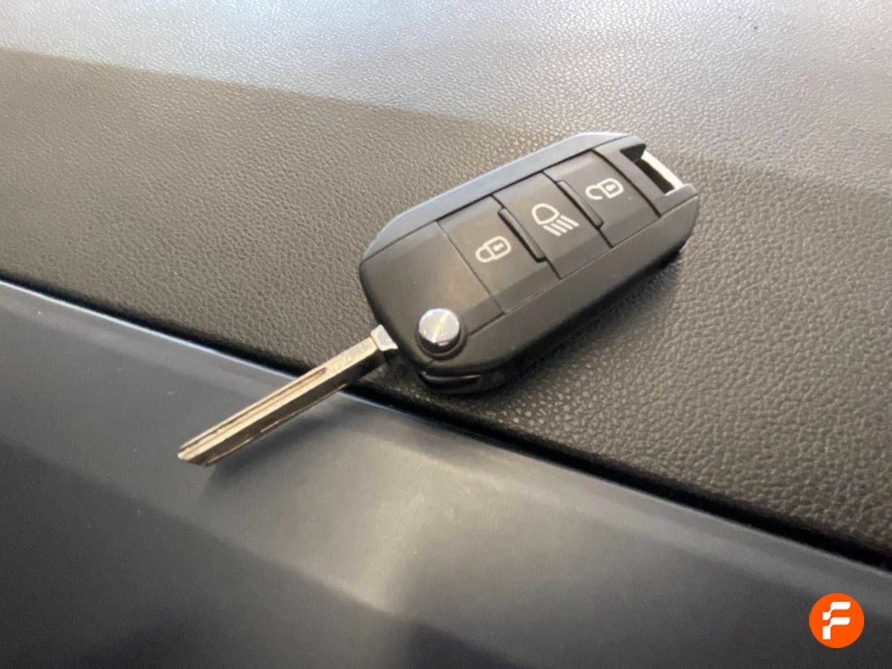 Foto Peugeot Rifter 23