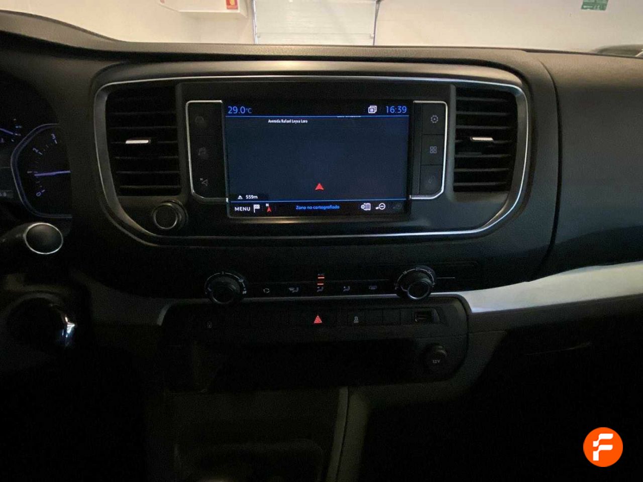 Foto Peugeot Traveller 13