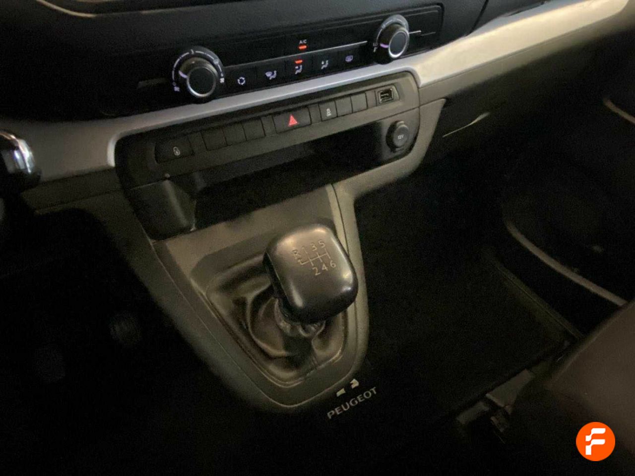 Foto Peugeot Traveller 16