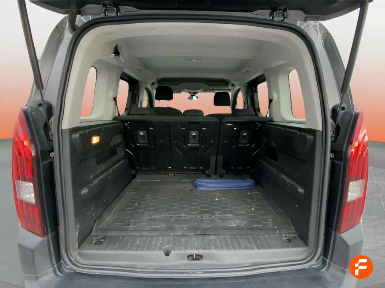Foto Peugeot Rifter 10