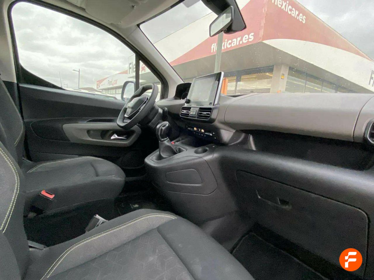 Foto Peugeot Rifter 17