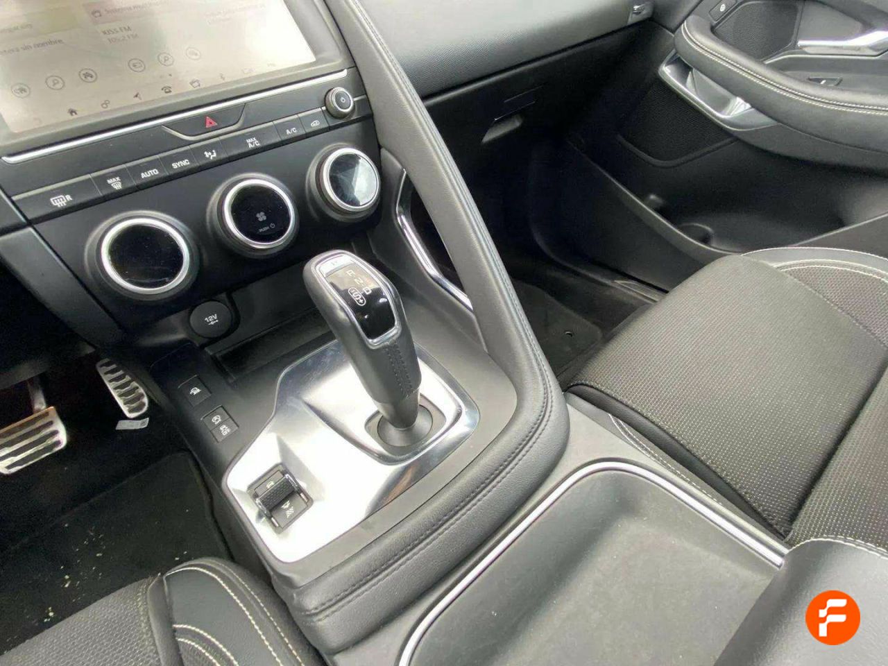 Foto Jaguar E-Pace 15