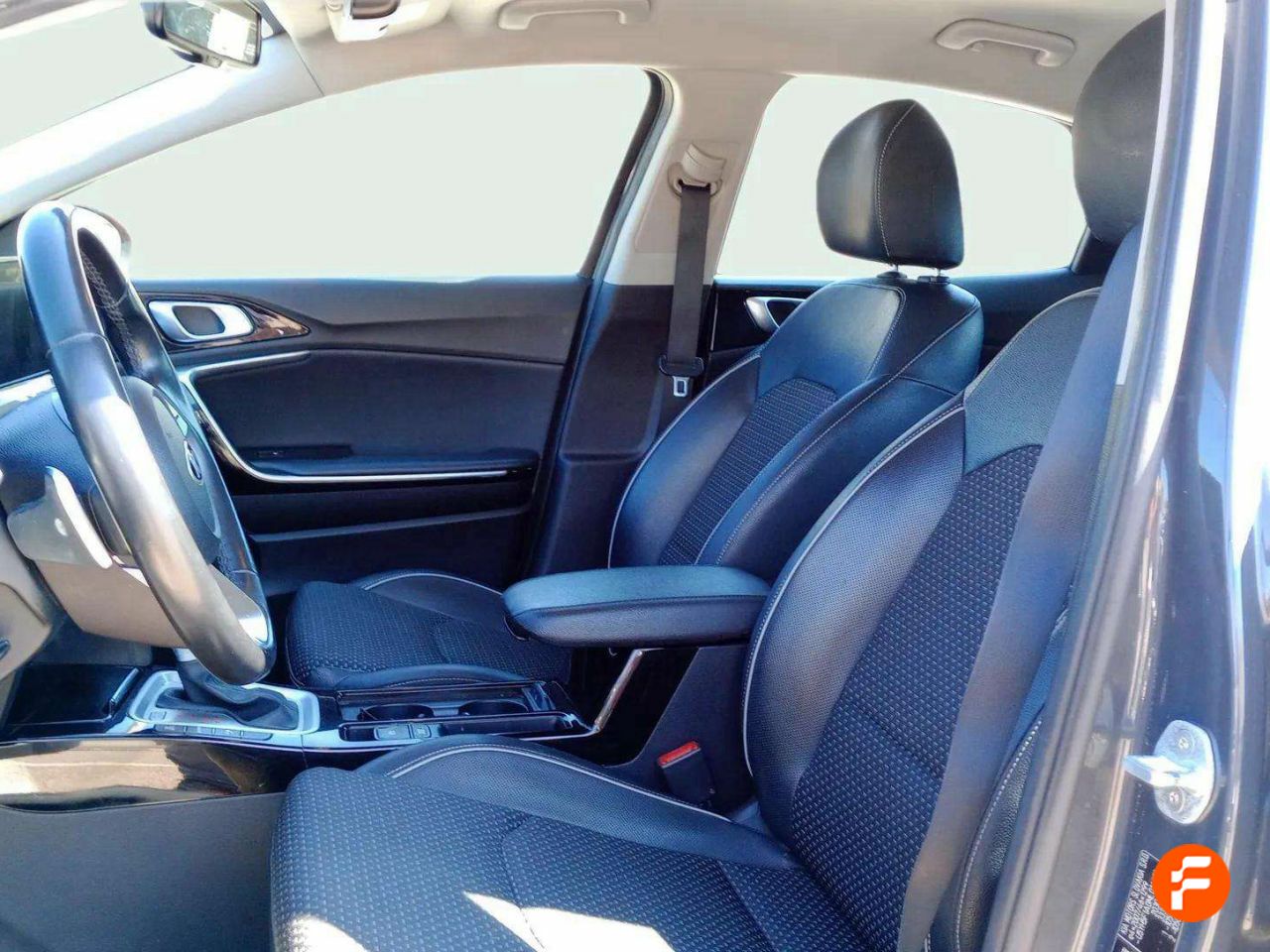Foto Kia XCeed 12