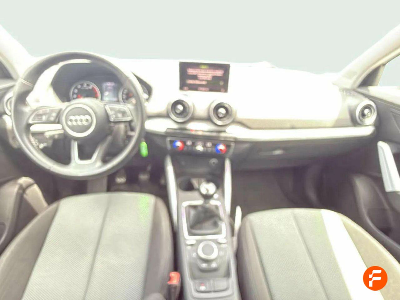Foto Audi Q2 8