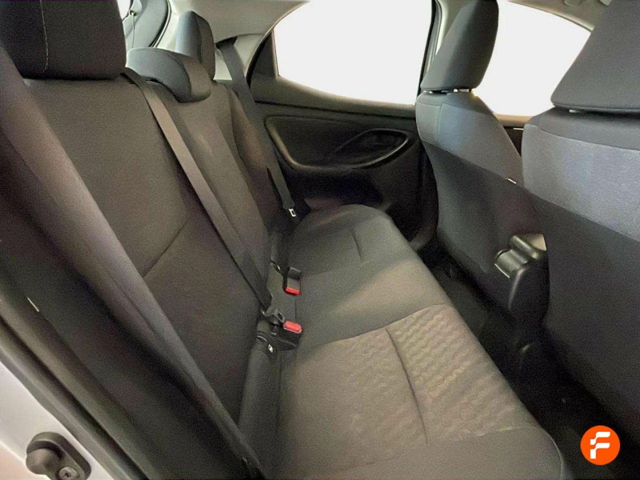 Foto Toyota Yaris 14