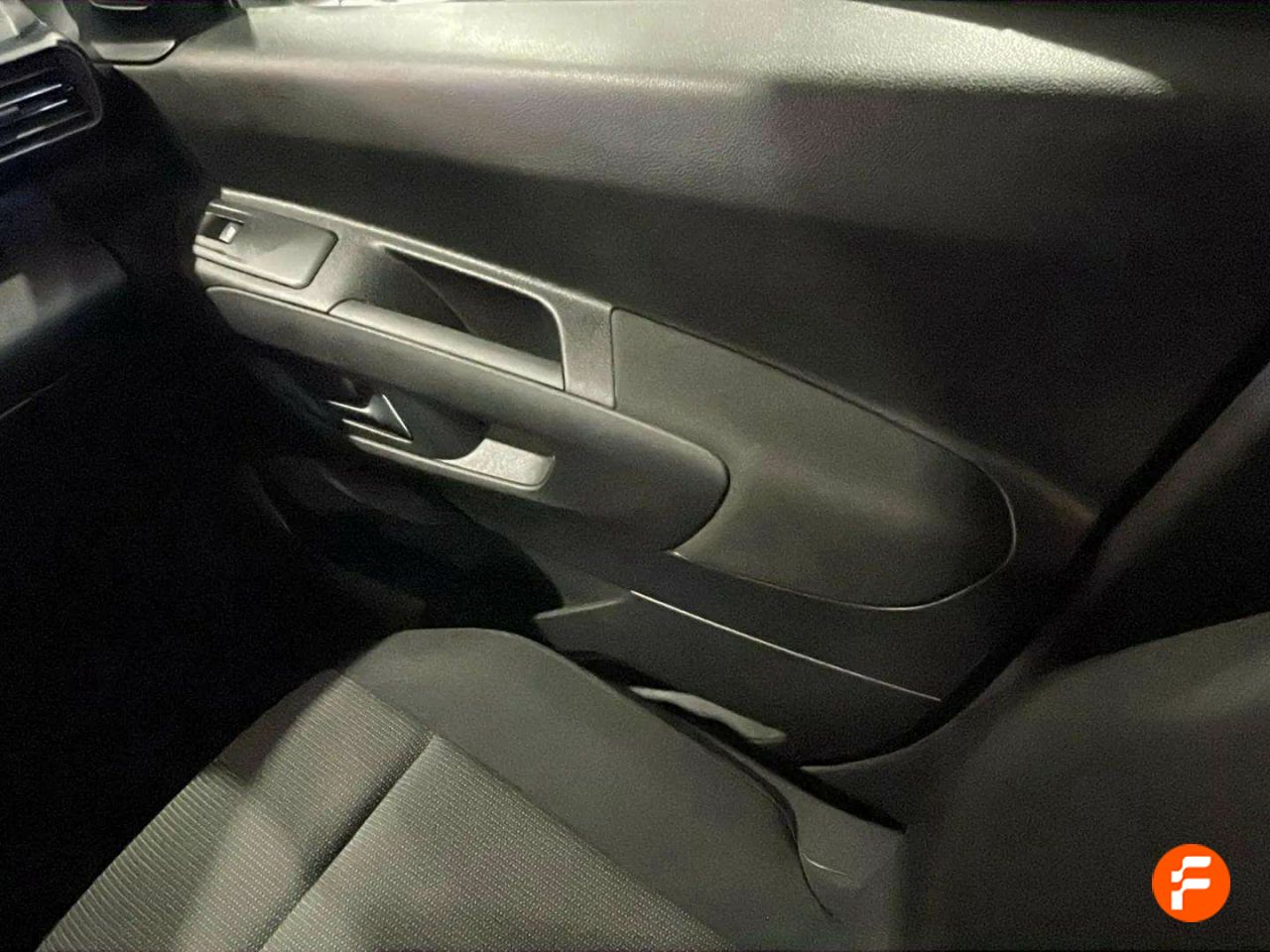 Foto Peugeot Rifter 12
