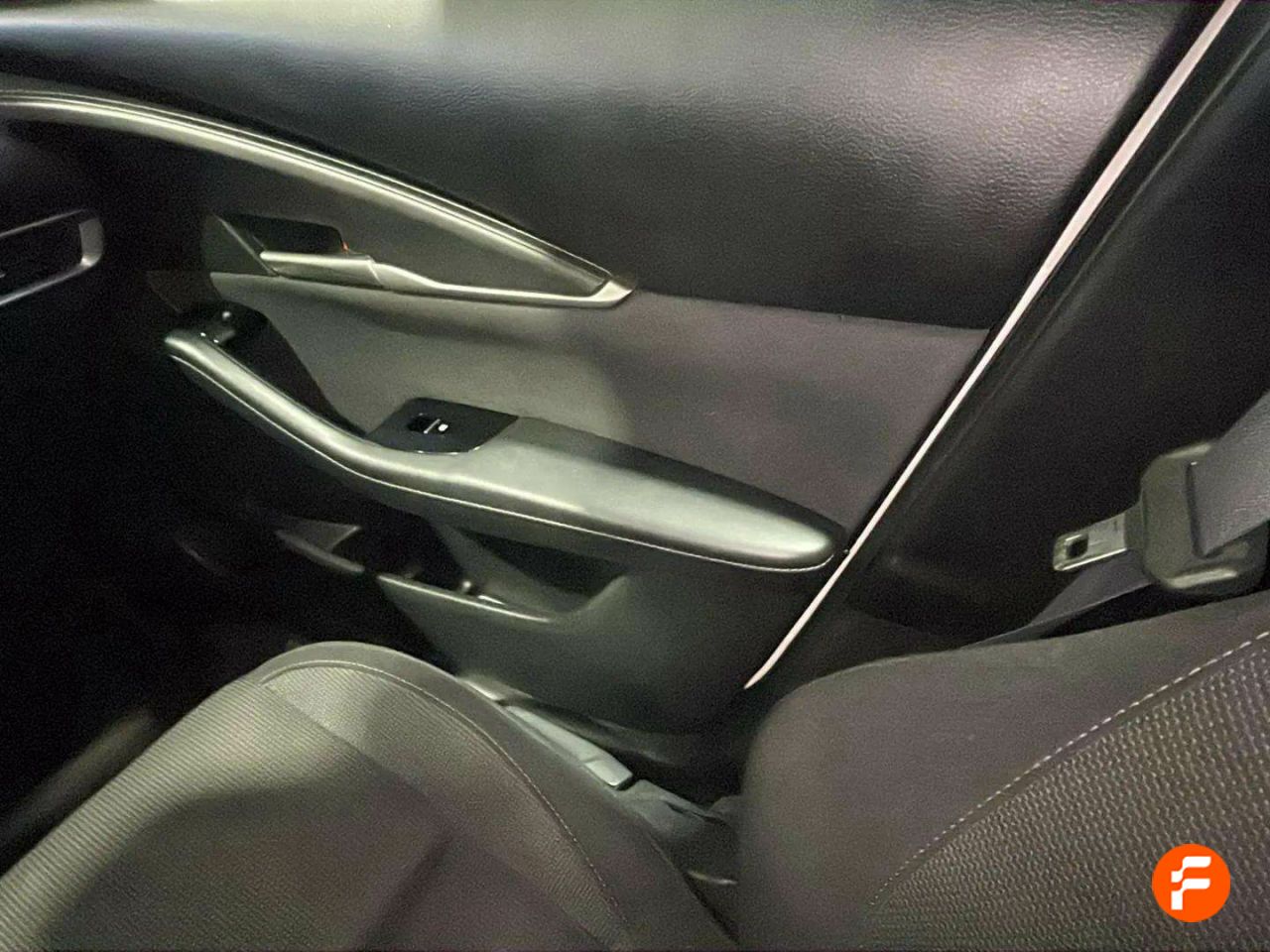 Foto Mazda CX-30 12