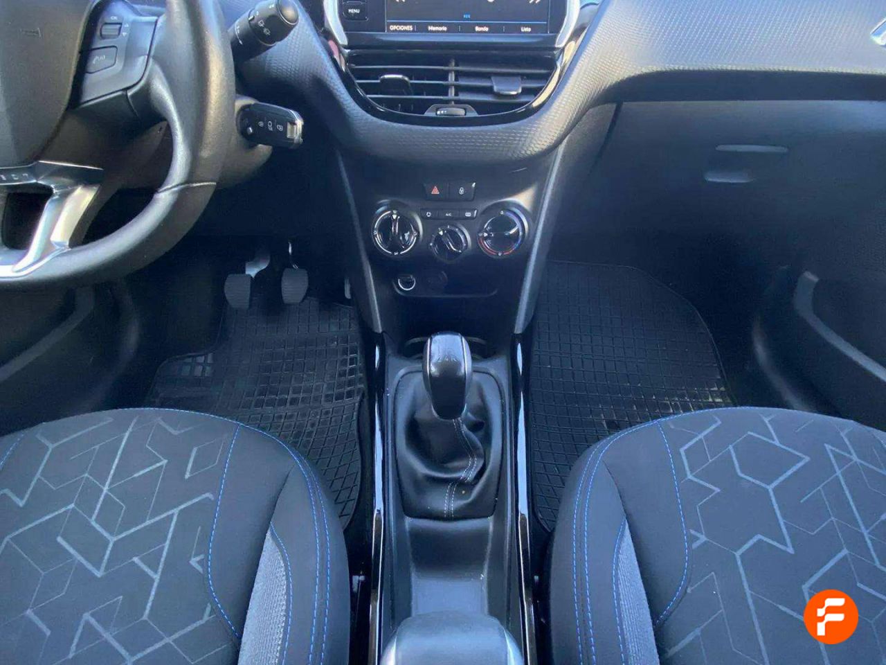Foto Peugeot 2008 11