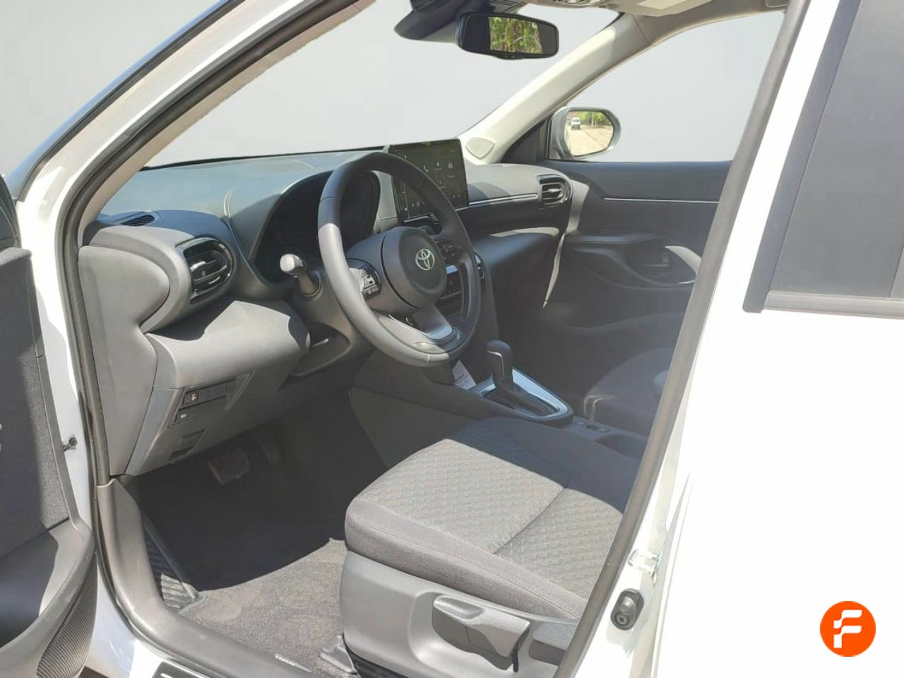Foto Toyota Yaris 16