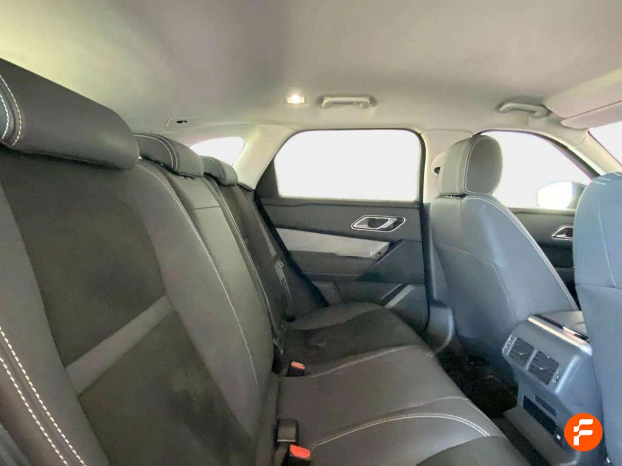 Foto Land-Rover Range Rover Velar 15