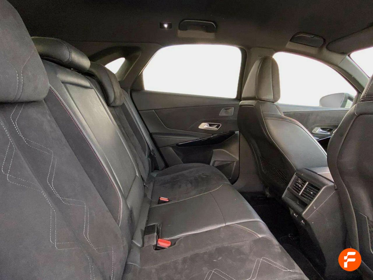 Foto DS Automobiles DS 7 26