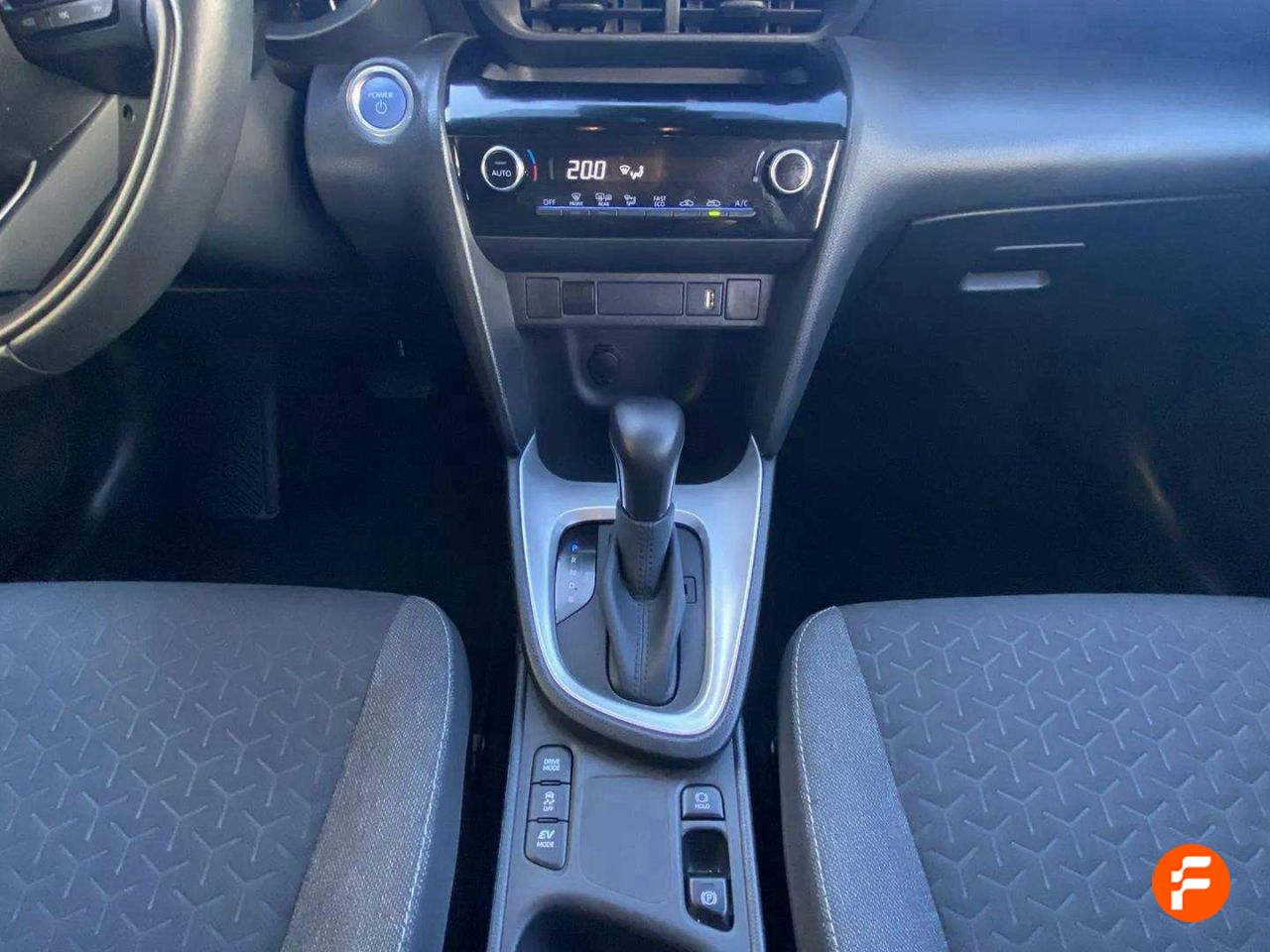 Foto Toyota Yaris 11