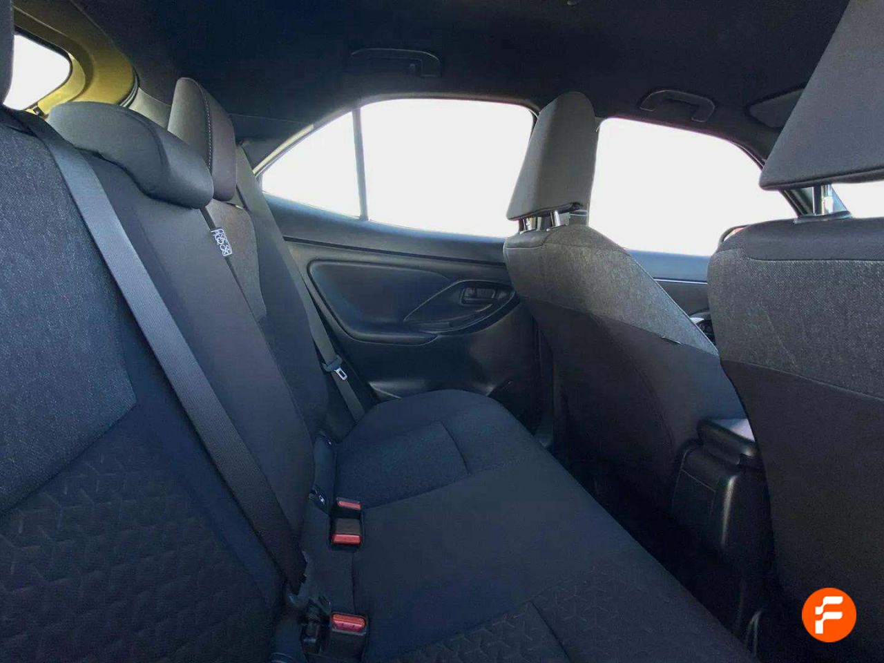 Foto Toyota Yaris 14