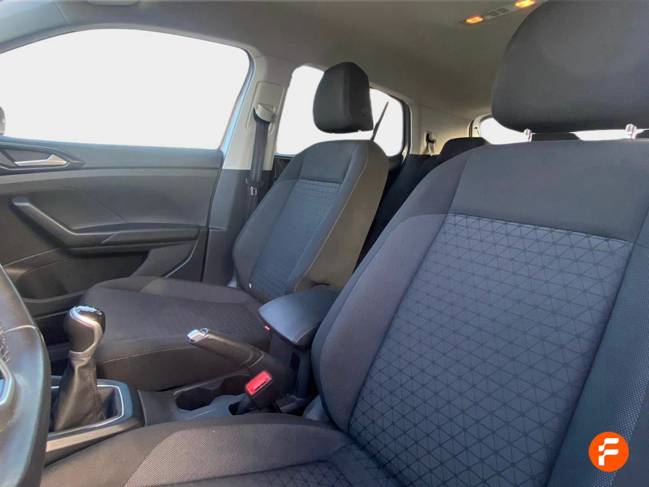 Foto Volkswagen T-Cross 15