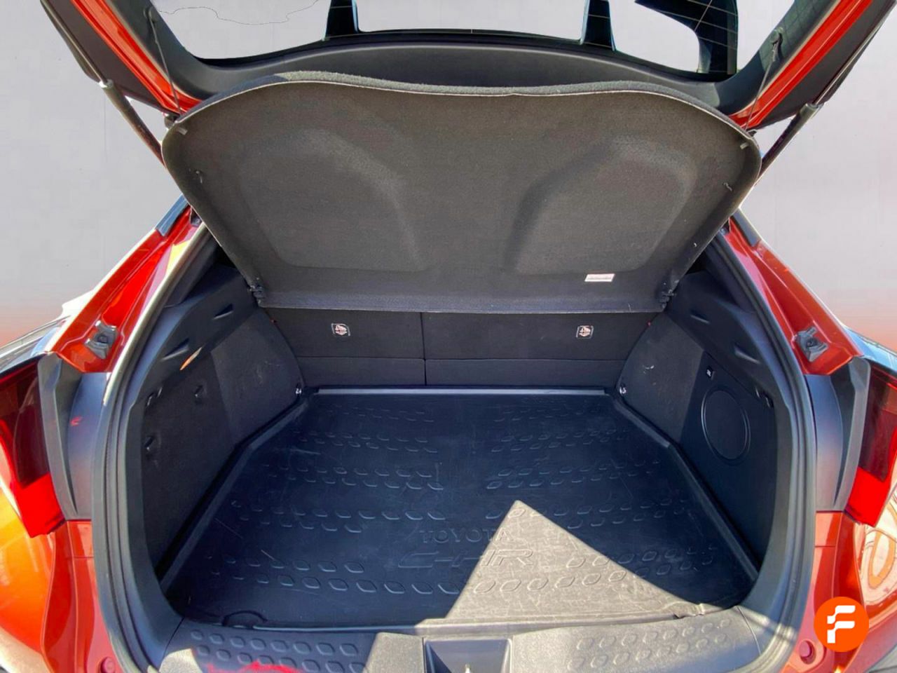 Foto Toyota C-HR 22