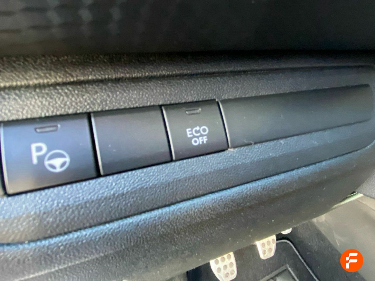 Foto Peugeot 208 14