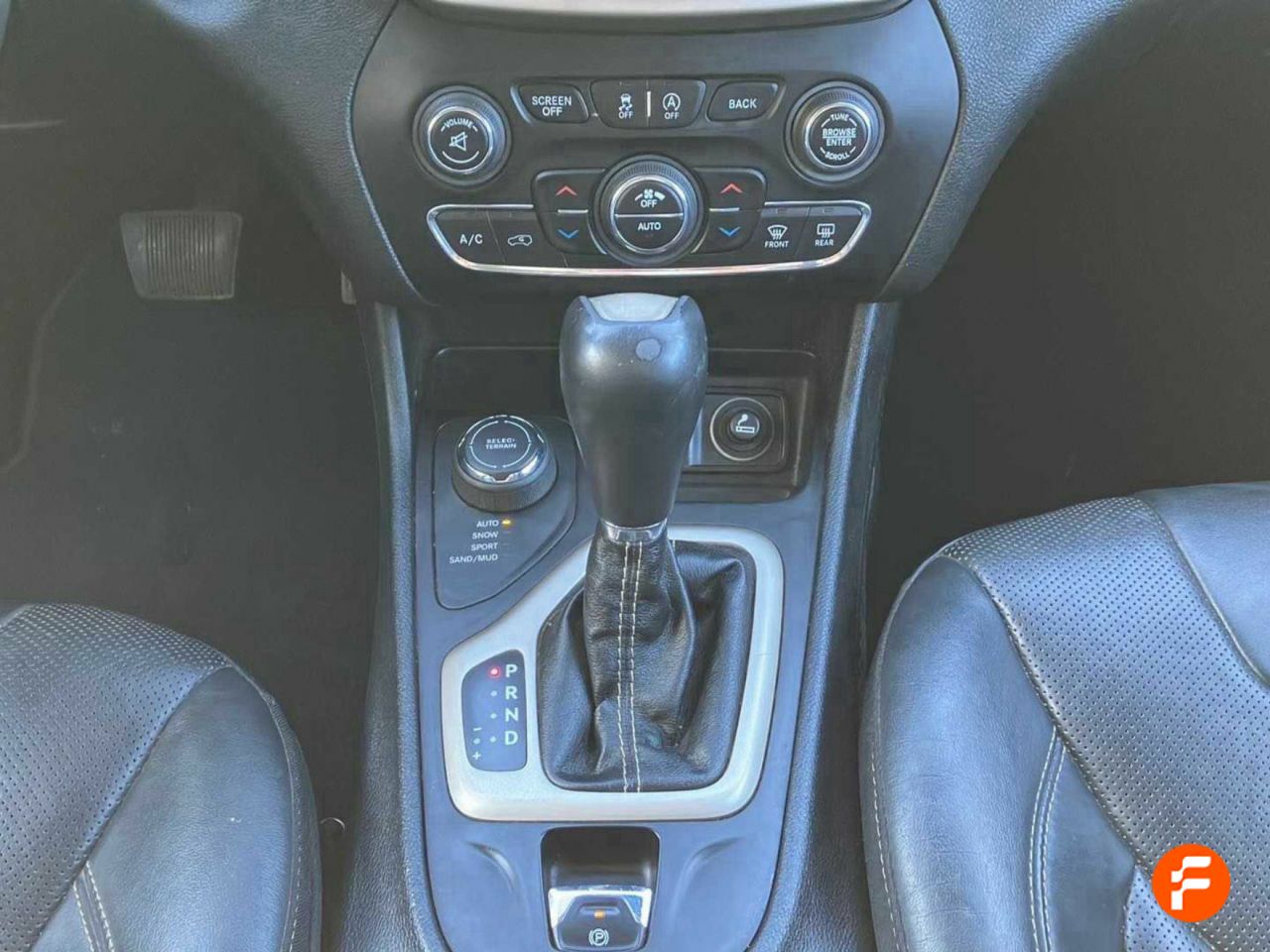 Foto Jeep Cherokee 15