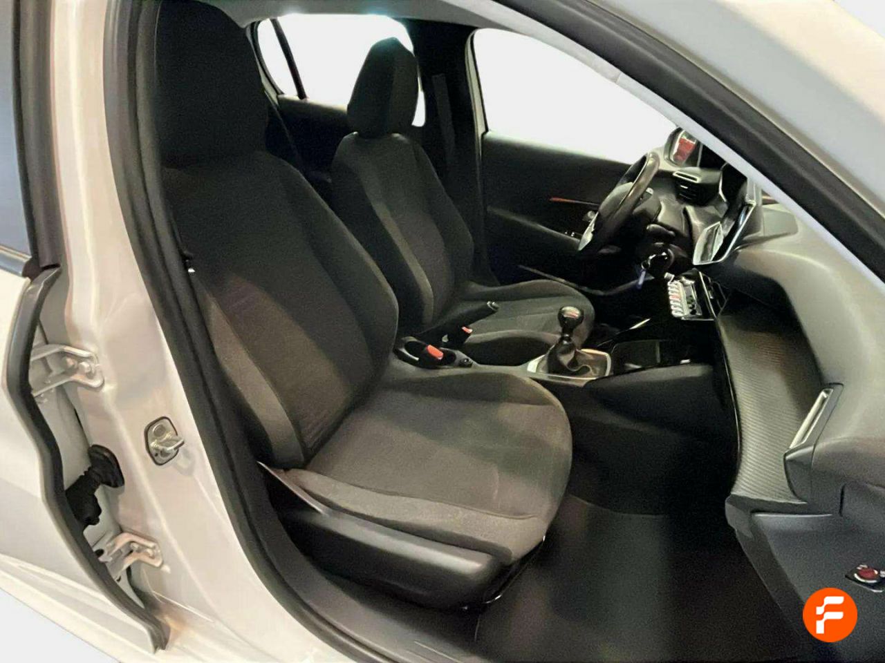 Foto Peugeot 208 11