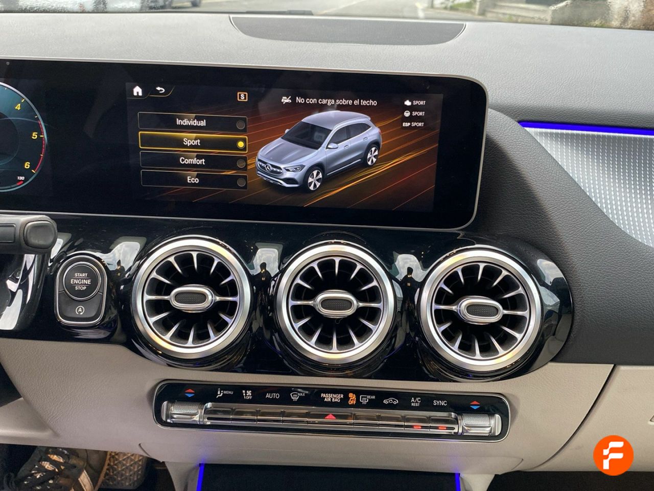 Foto Mercedes-Benz Clase GLA 15