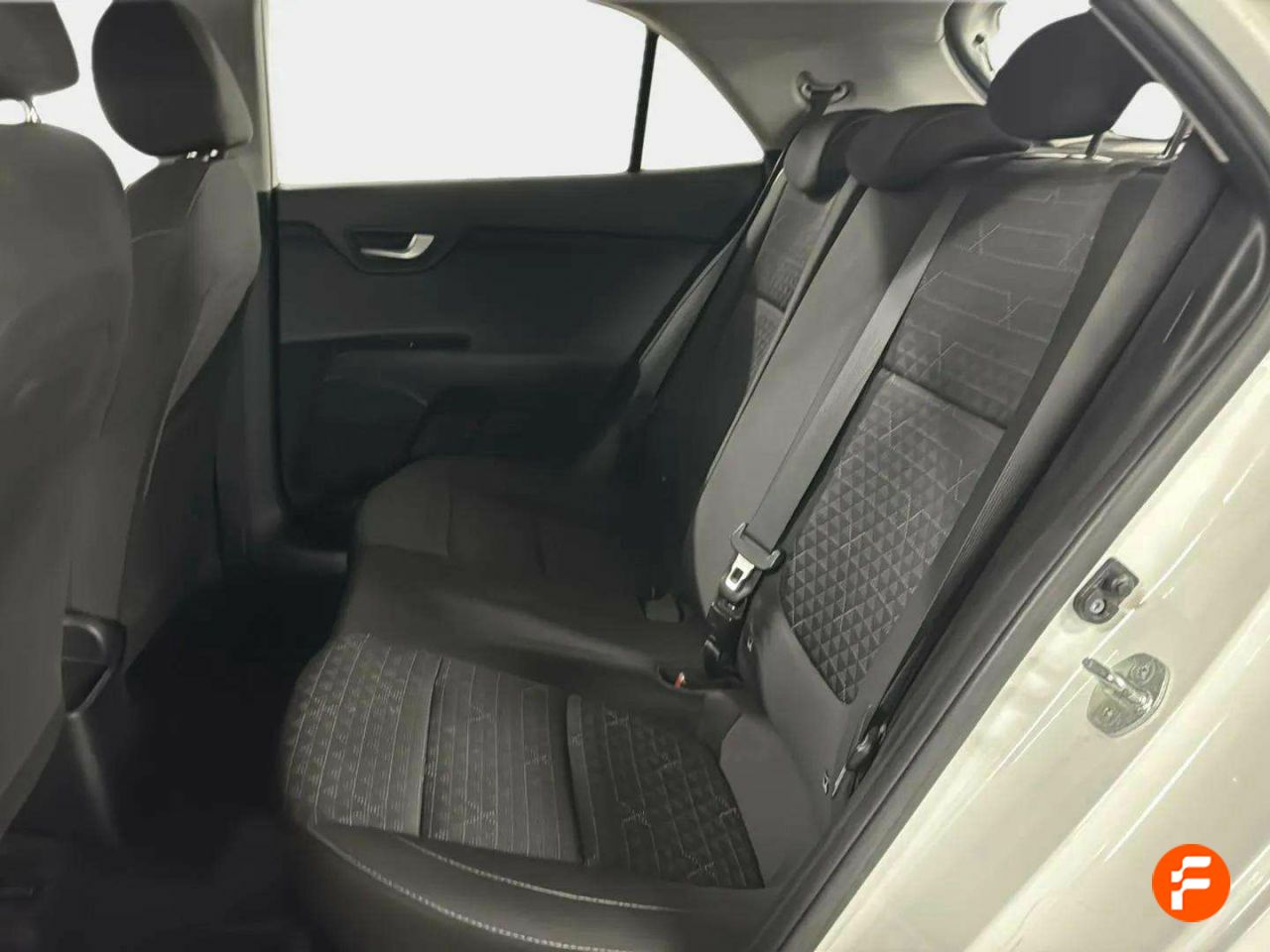 Foto Kia Rio 16