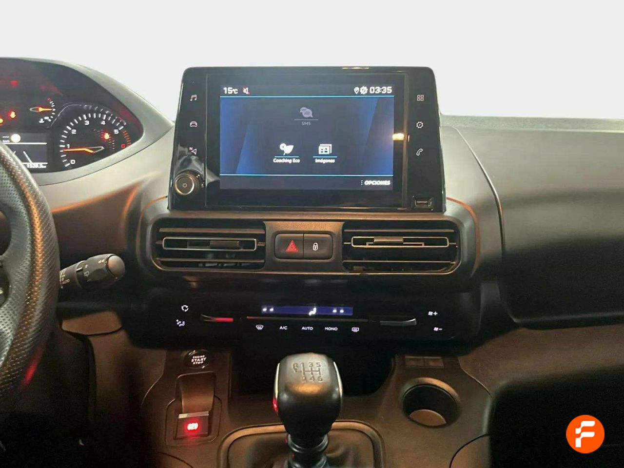 Foto Peugeot Rifter 11