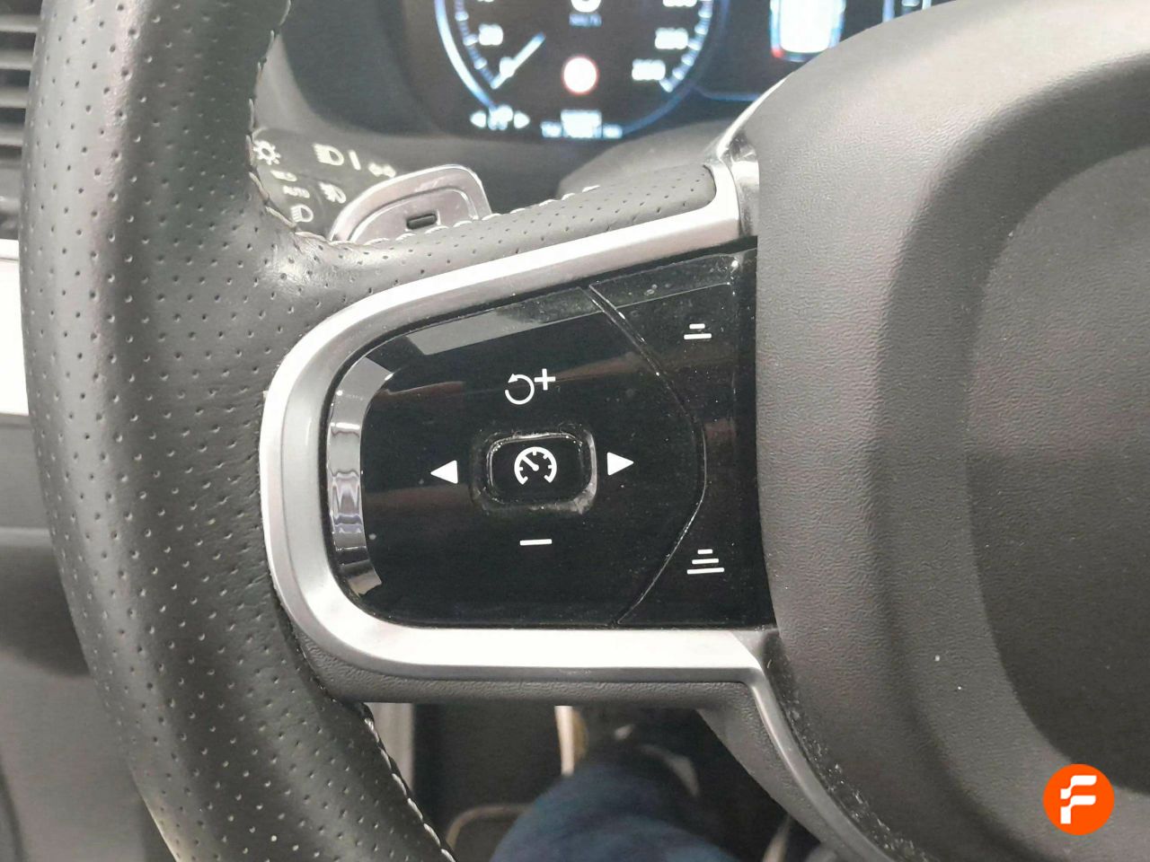 Foto Volvo XC90 16