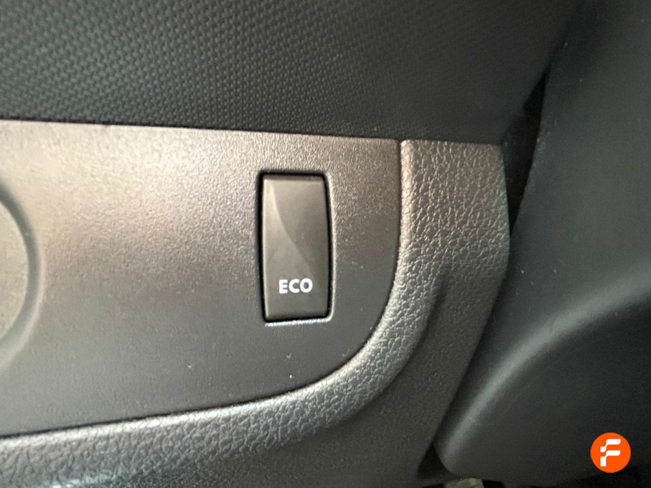 Foto Dacia Logan 16