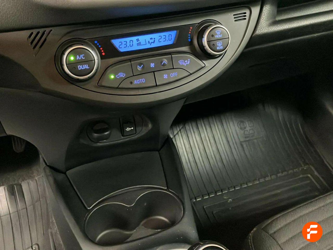 Foto Toyota Yaris 20