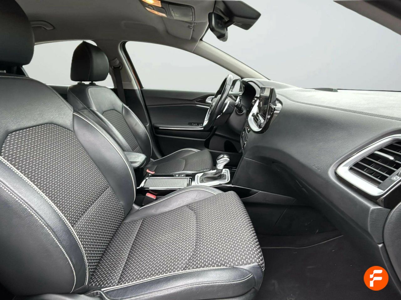 Foto Kia XCeed 16
